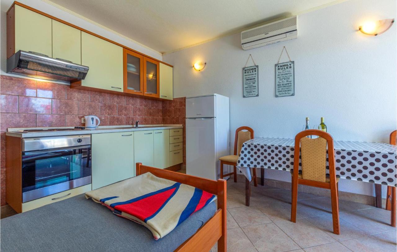 Stunning Apartment In Duce With Wifi Ngoại thất bức ảnh