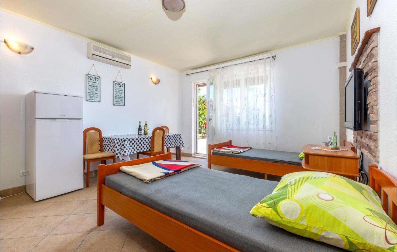 Stunning Apartment In Duce With Wifi Ngoại thất bức ảnh