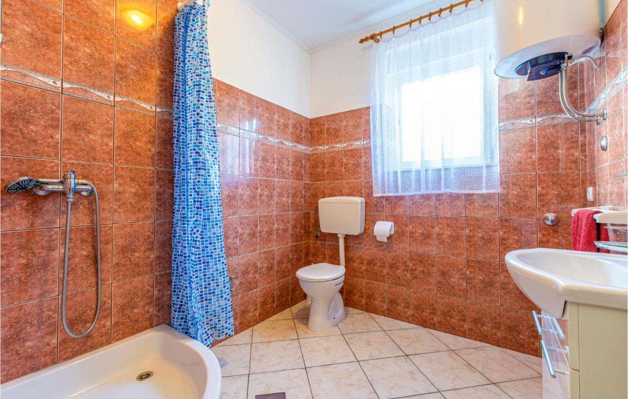 Stunning Apartment In Duce With Wifi Ngoại thất bức ảnh